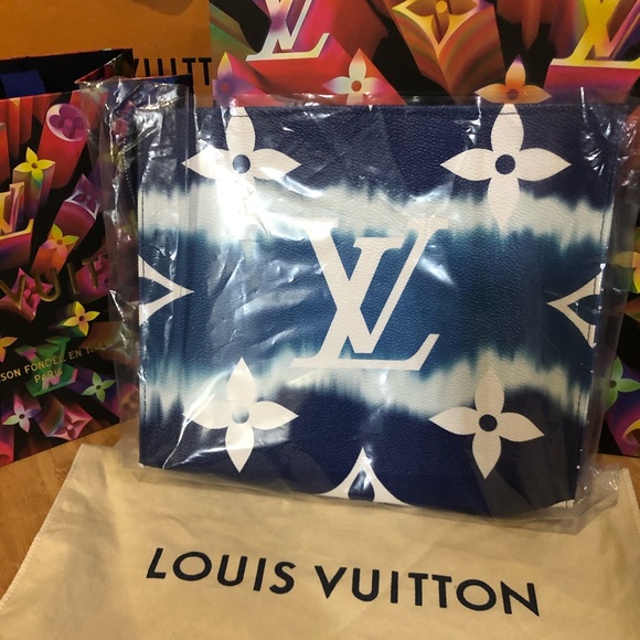 Brand NEW Authentic💯Louis Vuitton monogram pouch bag purse - Picture 2 of 7